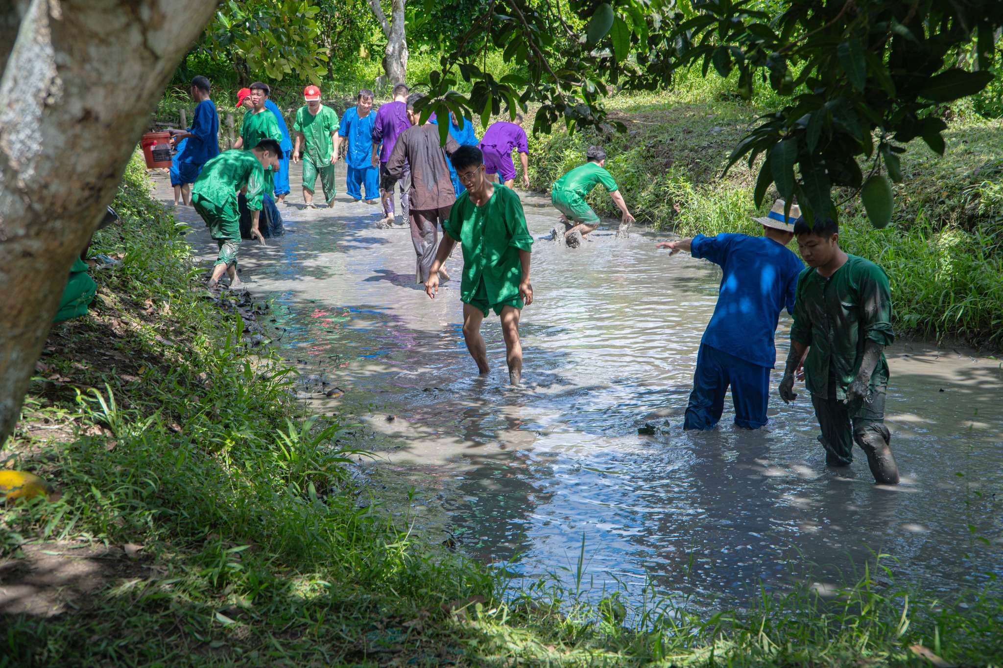 Nhiều trò chơi thú vị gắn với ký ức miền Tây
